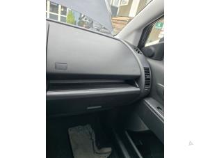Gebruikte Luchtrooster Dashboard Mazda 5 (CR19) 1.8i 16V Prijs € 18,00 Margeregeling aangeboden door Boekholt autodemontage B.V