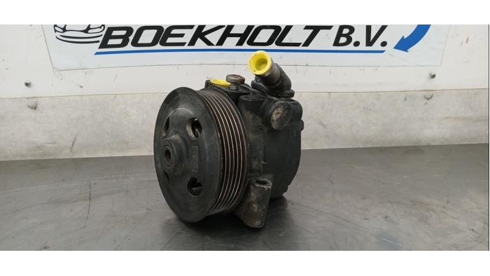 Gebruikte Servopomp Ford Mondeo IV Wagon 2.3 16V Prijs € 49,00 Margeregeling aangeboden door Boekholt autodemontage B.V