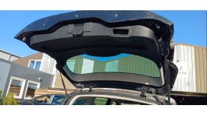 Gebruikte Bekleding Achterklep Ford S-Max (GBW) 2.0 16V Prijs € 39,00 Margeregeling aangeboden door Boekholt autodemontage B.V