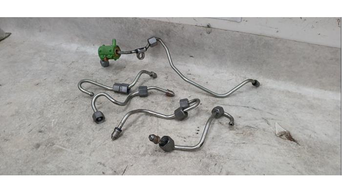 Gebruikte Dieselleiding Set Opel Vivaro B 1.6 CDTI 90 Prijs € 45,00 Margeregeling aangeboden door Boekholt autodemontage B.V