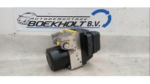 Gebruikte ABS Pomp Lexus IS (E2) 250 2.5 V6 24V Prijs € 249,00 Margeregeling aangeboden door Boekholt autodemontage B.V