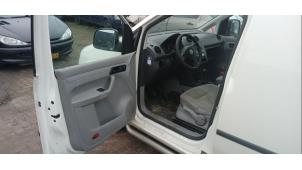 Gebruikte Stoel links Volkswagen Caddy III (2KA,2KH,2CA,2CH) 1.9 TDI Prijs € 99,00 Margeregeling aangeboden door Boekholt autodemontage B.V