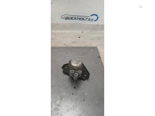 Gebruikte Motorrubber Ford Fiesta 5 (JD/JH) 1.3 Prijs € 27,00 Margeregeling aangeboden door Boekholt autodemontage B.V