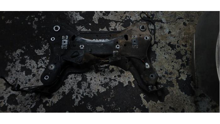 Gebruikte Subframe Renault Espace (JK) 3.5 V6 24V Phase I Prijs € 90,00 Margeregeling aangeboden door Boekholt autodemontage B.V