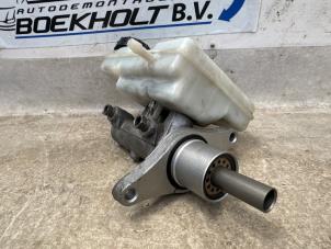 Gebruikte Hoofdremcilinder Opel Movano 2.3 CDTi 16V RWD Prijs € 49,00 Margeregeling aangeboden door Boekholt autodemontage B.V