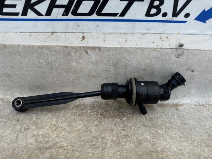 Gebruikte Koppeling Hoofd Cilinder Opel Movano 2.3 CDTi 16V RWD Prijs € 45,00 Margeregeling aangeboden door Boekholt autodemontage B.V