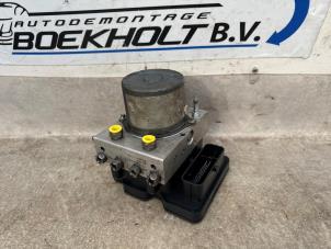 Gebruikte ABS Pomp Opel Movano 2.3 CDTi 16V RWD Prijs € 225,00 Margeregeling aangeboden door Boekholt autodemontage B.V