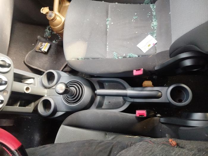 Gebruikte Handrem Mechaniek Mitsubishi Colt (Z2/Z3) 1.3 16V Prijs € 33,00 Margeregeling aangeboden door Boekholt autodemontage B.V