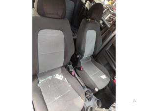 Gebruikte Hoofdsteun Mitsubishi Colt (Z2/Z3) 1.3 16V Prijs € 25,00 Margeregeling aangeboden door Boekholt autodemontage B.V