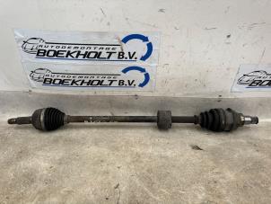 Gebruikte Aandrijfas rechts-voor Daihatsu Cuore (L251/271/276) 1.0 12V DVVT Prijs € 38,00 Margeregeling aangeboden door Boekholt autodemontage B.V