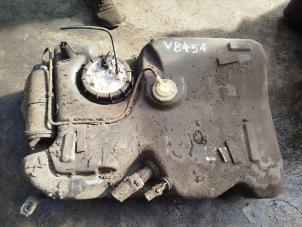 Gebruikte Brandstoftank Ford Fusion 1.4 16V Prijs € 90,00 Margeregeling aangeboden door Boekholt autodemontage B.V