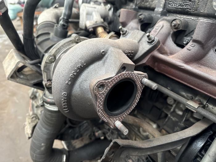 Turbo van een Volvo V70 (SW) 2.4 D5 20V 2003