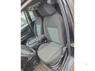 Gebruikte Hoofdsteun Ford Fusion 1.4 16V Prijs € 25,00 Margeregeling aangeboden door Boekholt autodemontage B.V