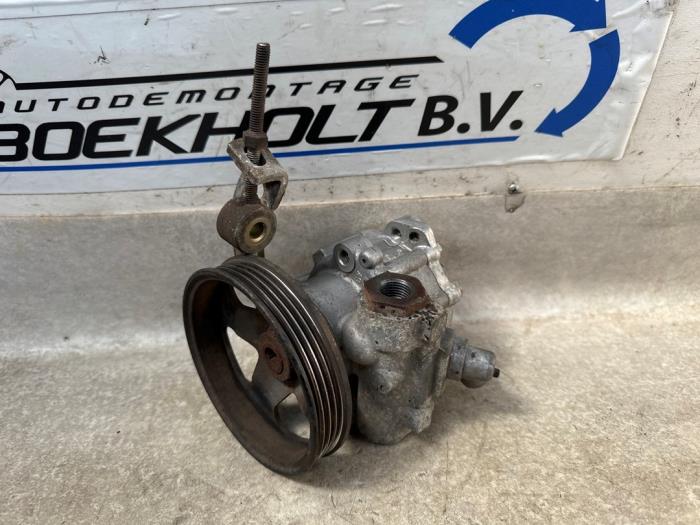 Gebruikte Pomp Servo Fiat Ducato (230/231/232/234) 1.9 TD 10 Prijs € 55,00 Margeregeling aangeboden door Boekholt autodemontage B.V