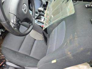 Gebruikte Voorstoel links Mazda 6 Sportbreak (GY19/89) 1.8i 16V Prijs € 123,00 Margeregeling aangeboden door Boekholt autodemontage B.V