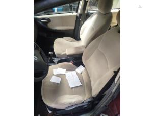 Gebruikte Hoofdsteun Fiat Stilo (192A/B) 1.8 16V 5-Drs. Prijs € 20,00 Margeregeling aangeboden door Boekholt autodemontage B.V