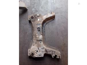 Gebruikte Subframe Renault Megane II (BM/CM) 1.6 16V Prijs € 66,00 Margeregeling aangeboden door Boekholt autodemontage B.V