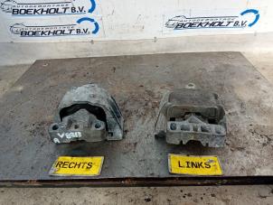 Gebruikte Motorrubber Volkswagen Golf IV (1J1) 2.3 V5 GTI Prijs € 30,00 Margeregeling aangeboden door Boekholt autodemontage B.V