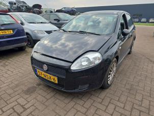 Gebruikte Aandrijfas links-voor Fiat Grande Punto (199) 1.3 JTD Multijet 16V 85 Actual Prijs op aanvraag aangeboden door Boekholt autodemontage B.V
