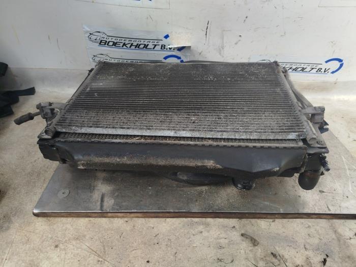 Gebruikte Radiateur Volvo V70 (GW/LW/LZ) 2.5 TDI Prijs € 45,00 Margeregeling aangeboden door Boekholt autodemontage B.V