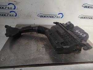 Gebruikte Luchtfilterhuis Toyota Previa (R3) 2.4i 16V VVT-i Prijs € 50,00 Margeregeling aangeboden door Boekholt autodemontage B.V