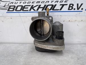 Gebruikte Gasklephuis Renault Scénic II (JM) 1.6 16V Prijs € 35,00 Margeregeling aangeboden door Boekholt autodemontage B.V