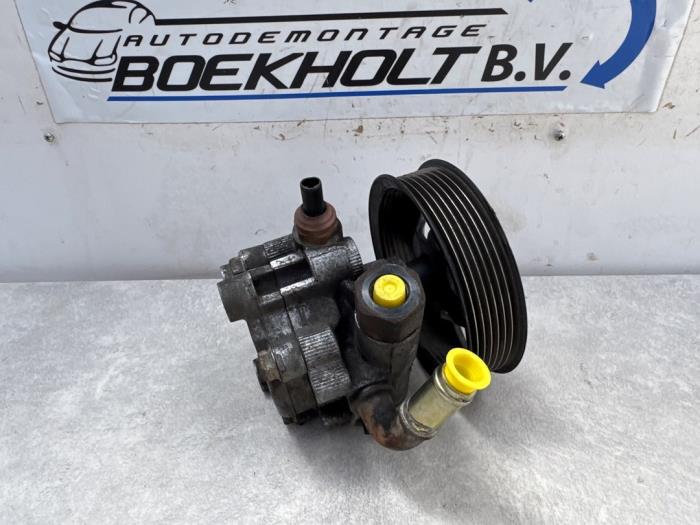 Stuurbekrachtiging Pomp van een Toyota Previa (R3) 2.4i 16V VVT-i 2002