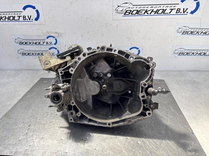 Gebruikte Versnellingsbak Peugeot 307 CC (3B) 2.0 16V Prijs € 361,79 Inclusief btw aangeboden door Boekholt autodemontage B.V