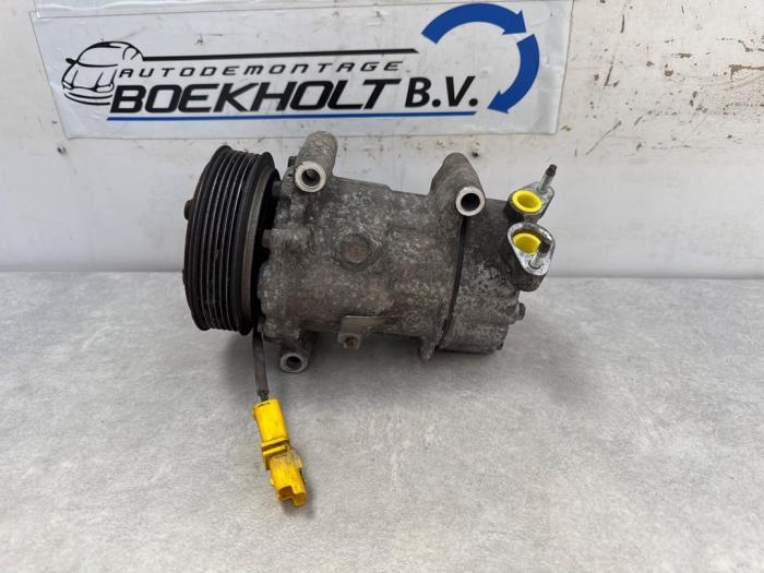 Gebruikte Aircopomp Peugeot 307 CC (3B) 2.0 16V Prijs € 65,00 Margeregeling aangeboden door Boekholt autodemontage B.V