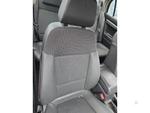 Gebruikte Hoofdsteun Opel Vectra C 1.8 16V Prijs € 25,00 Margeregeling aangeboden door Boekholt autodemontage B.V