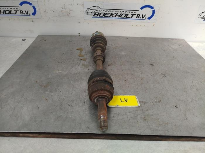 Gebruikte Steekas links-voor Mitsubishi Lancer Wagon (CS/CT) 1.6 16V Prijs € 50,00 Margeregeling aangeboden door Boekholt autodemontage B.V