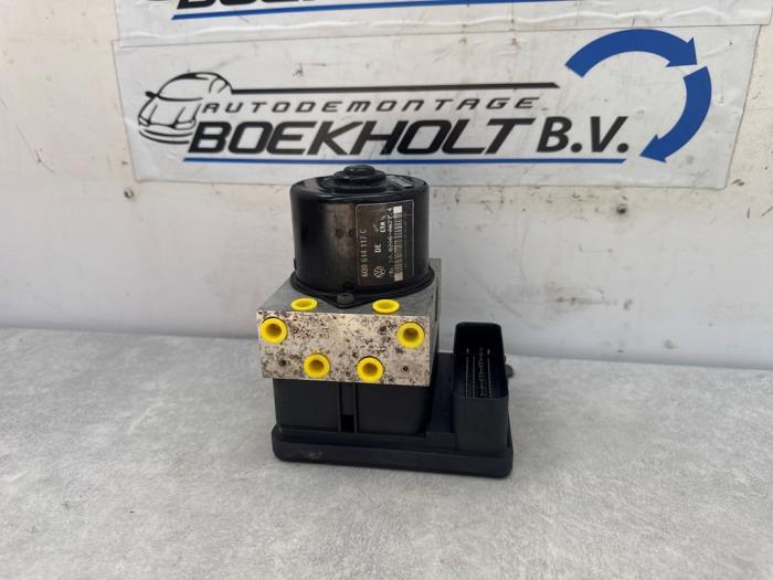 Gebruikte ABS Pomp Volkswagen Polo IV (9N1/2/3) 1.2 12V Prijs € 68,00 Margeregeling aangeboden door Boekholt autodemontage B.V