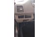 Luchtrooster Dashboard van een Nissan Micra (K12), 2003 / 2010 1.2 16V, Hatchback, Benzine, 1.240cc, 59kW (80pk), FWD, CR12DE, 2003-01 / 2010-06, K12BB02; K12FF02; K12FF03 2005