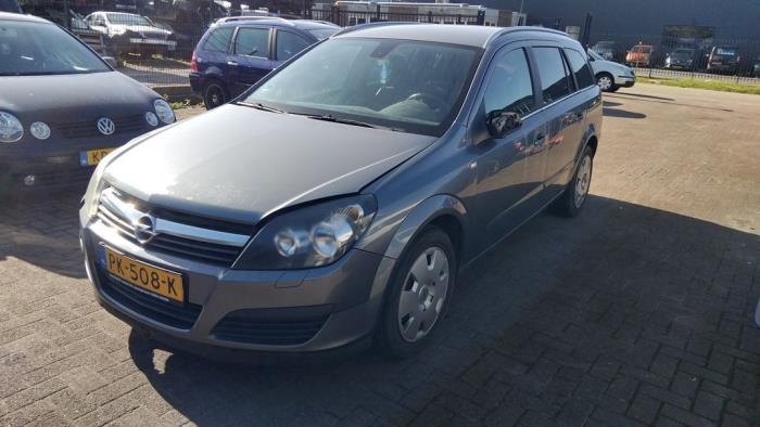 Gebruikte Benzinepomp Opel Astra H SW (L35) 1.6 16V Twinport Prijs op aanvraag aangeboden door Boekholt autodemontage B.V