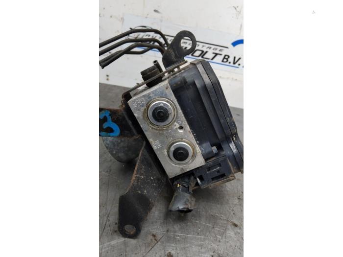 Gebruikte ABS Pomp Hyundai H-300 2.5 CRDi Prijs € 99,00 Margeregeling aangeboden door Boekholt autodemontage B.V