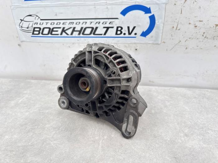 Gebruikte Dynamo Skoda Fabia (6Y2) 1.4i 16V Prijs € 35,00 Margeregeling aangeboden door Boekholt autodemontage B.V