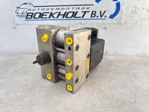 Gebruikte ABS Pomp Peugeot 306 (7D) 2.0 Prijs € 125,00 Margeregeling aangeboden door Boekholt autodemontage B.V