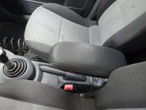 Gebruikte Armleuning Mitsubishi Colt (Z2/Z3) 1.3 16V Prijs € 50,00 Margeregeling aangeboden door Boekholt autodemontage B.V