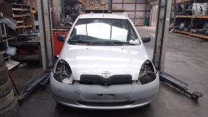 Gebruikte Deurvanger 2Deurs rechts Toyota Yaris (P1) 1.0 16V VVT-i Prijs € 15,00 Margeregeling aangeboden door Boekholt autodemontage B.V