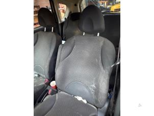 Gebruikte Hoofdsteun Nissan Note (E11) 1.6 16V Prijs € 25,00 Margeregeling aangeboden door Boekholt autodemontage B.V