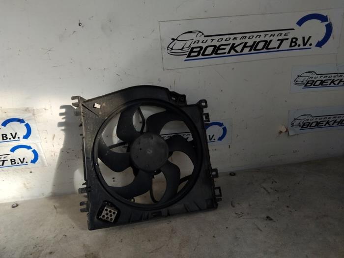 Gebruikte Radiateurfan Nissan Note (E11) 1.6 16V Prijs € 50,00 Margeregeling aangeboden door Boekholt autodemontage B.V