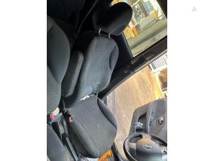 Gebruikte Armleuning Nissan Note (E11) 1.6 16V Prijs € 50,00 Margeregeling aangeboden door Boekholt autodemontage B.V