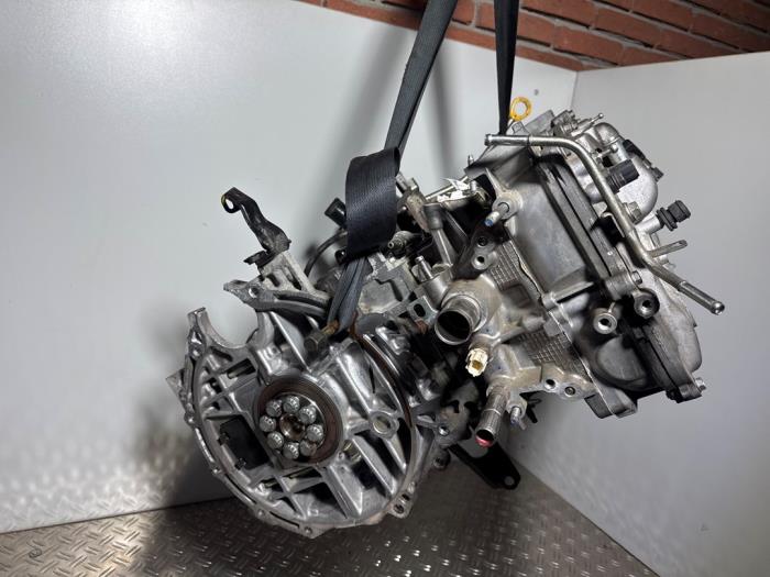 Motor van een Toyota Prius Plus (ZVW4) 1.8 Hybrid 16V 2012