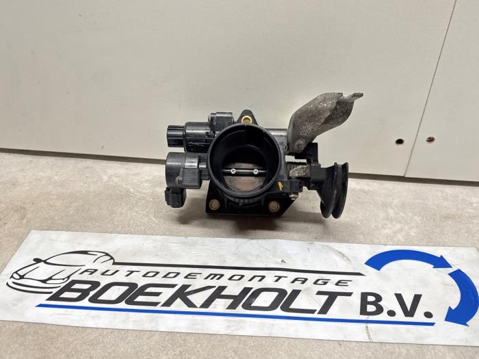 Gebruikte Gasklephuis Toyota Yaris (P1) 1.0 16V VVT-i Prijs € 25,00 Margeregeling aangeboden door Boekholt autodemontage B.V