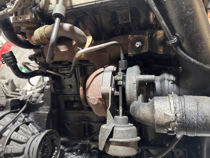 Gebruikte Turbo Volkswagen Golf V (1K1) 1.9 TDI Prijs € 180,29 Inclusief btw aangeboden door Boekholt autodemontage B.V