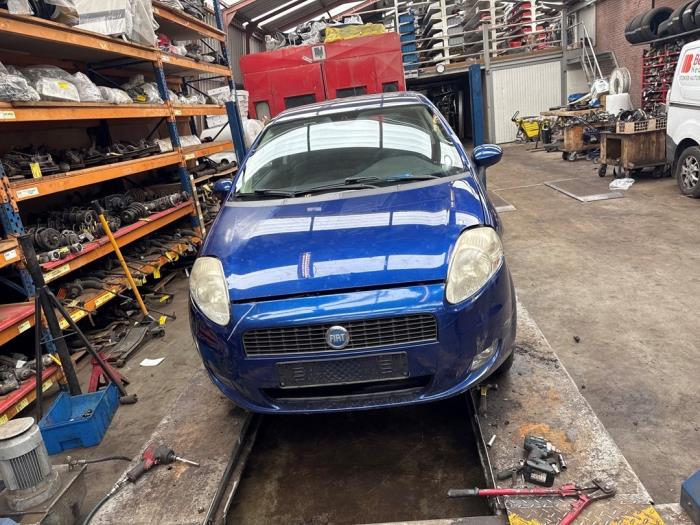 Gebruikte Servopomp Fiat Grande Punto (199) 1.4 16V Prijs € 75,00 Margeregeling aangeboden door Boekholt autodemontage B.V