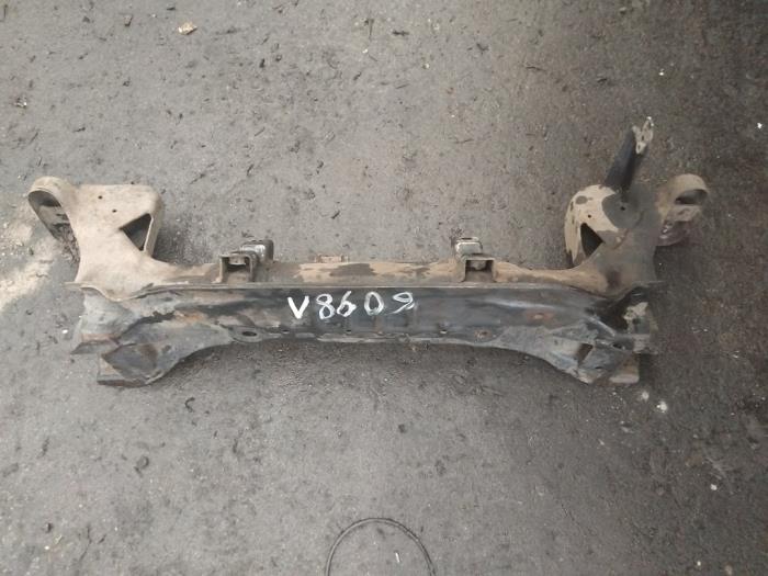 Gebruikte Subframe Mitsubishi Pajero Pinin (H6/H7) 2.0 GDI 16V 5-drs. Prijs € 75,00 Margeregeling aangeboden door Boekholt autodemontage B.V