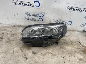 Gebruikte Linker Koplamp Peugeot Expert (V1/VA/VB/VE/VF/VT/VY) 1.6 Blue HDi 115 Prijs € 89,00 Margeregeling aangeboden door Boekholt autodemontage B.V