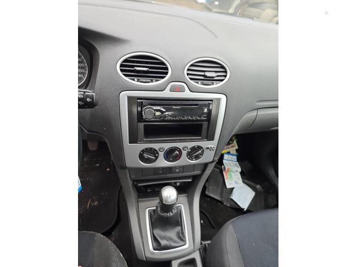 Gebruikte Schakelmechaniek Ford Focus 2 1.6 16V Prijs op aanvraag aangeboden door Boekholt autodemontage B.V