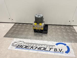 Gebruikte ABS Pomp Jaguar XF (CC9) 2.7 D V6 24V Prijs € 99,00 Margeregeling aangeboden door Boekholt autodemontage B.V